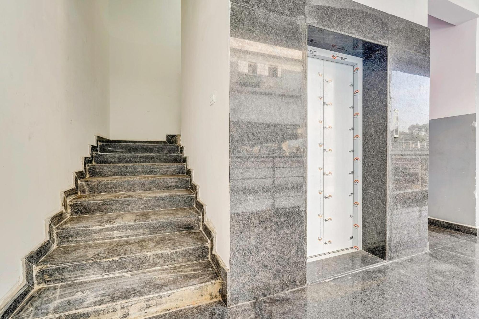 Oyo Flagship Hotel Ayodhya Bangalore Eksteriør bilde